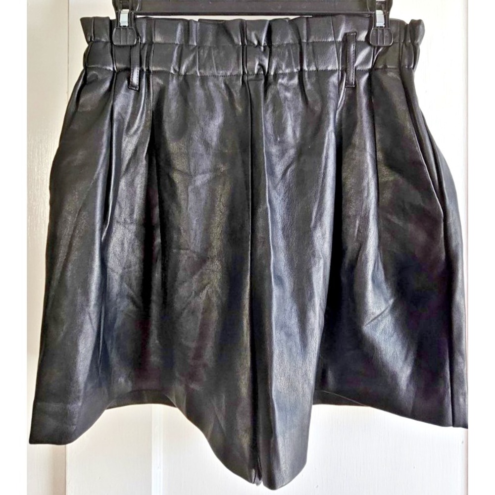 ZARA BASIC faux leather paper bag waist shorts woman black Sz M w/pockets